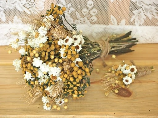 Việc trưng những loại hoa này trong nhà ngày đầu năm dễ khiến không gian trở nên nặng nề, kém may mắn theo quan niệm phong thủy. Ảnh: Internet ﻿*Thông tin mang tính chất tham khảo, chiêm nghiệm.