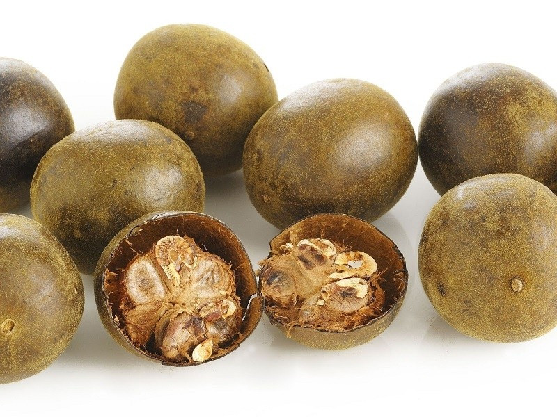 Quả la hán màu xanh lục, khi phơi khô hoặc sấy sẽ chuyển sang màu nâu hoặc vàng. Ảnh: Internet