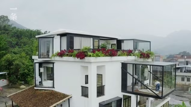 Ngôi nhà đã hoàn thiện nhưng họ tin rằng ngày dọn vào ở chính thức vẫn còn phải 10-15 năm nữa. Ảnh: Reddit