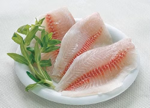 Với cá rô phi phi lê hoặc cá rô phi đã chế biến sẵn, giá có thể cao hơn, khoảng 80.000 đến 120.000 đồng/kg. Ảnh: Quekyfoods