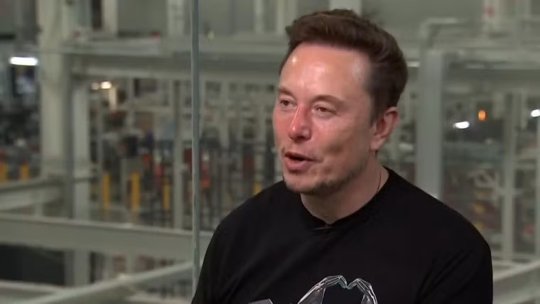 Theo ước tính của Forbes, Elon Musk hiện là người giàu nhất thế giới với khối tài sản hơn 700 tỷ USD, hơn gấp đôi so với đồng sáng lập Alphabet Larry Page, người đứng ở vị trí thứ hai. Ảnh: NBC News
