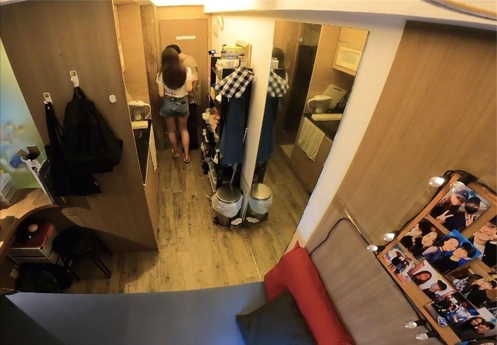 Căn hộ nằm tại khu Causeway Bay, tuy chỉ rộng 9,2m2 nhưng vẫn được bố trí đầy đủ các không gian ngủ, bếp, góc làm việc, nhà vệ sinh...Ảnh: Toutiao