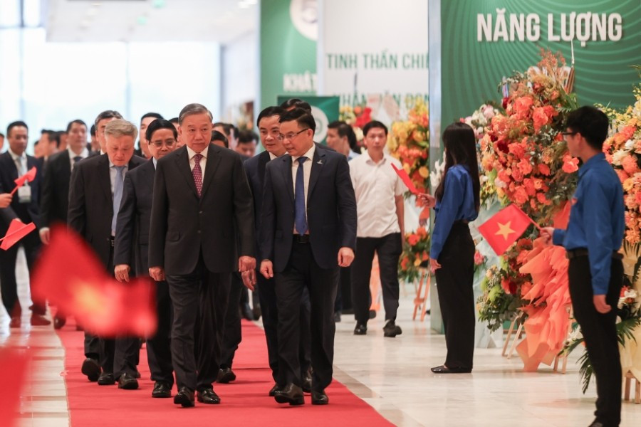 Tổng Bí thư Tô Lâm, Thủ tướng Phạm Minh Chính dự Lễ kỷ niệm 50 năm Ngày thành lập Tập đoàn Công nghiệp–Năng lượng quốc gia Việt Nam.