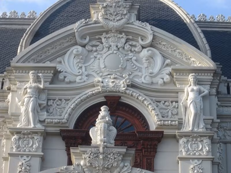 Từng chi tiết nhỏ đều được chạm khắc tinh xảo. Ảnh: ĐSPL