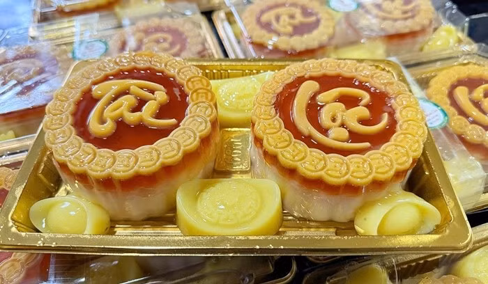 Lượng đơn đặt hàng tăng cao so với ngày thường, buộc các cơ sở phải làm việc cả ngày lẫn đêm để kịp tiến độ giao hàng. Ảnh: Báo Hà Tĩnh