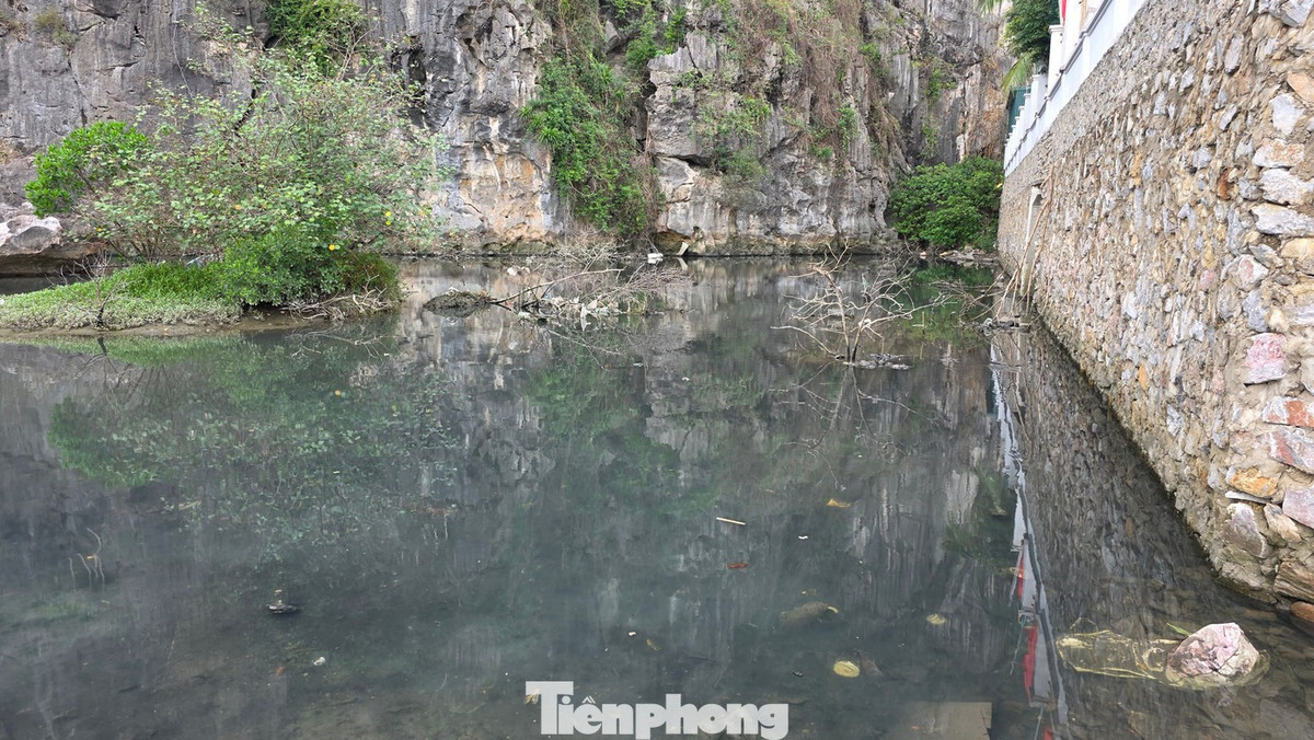 Phường Hạ Long đã đặt lịch làm việc với Công ty TNHH HD Mon Hạ Long, chủ đầu tư dự án, để phối hợp xử lý khẩn cấp vì khu vực kênh mương liên quan trực tiếp tới môi trường nước vịnh Hạ Long.