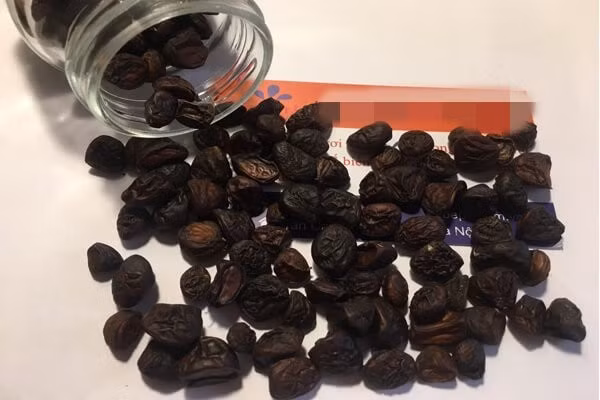 Trong khi đó, hạt dổi tẻ to hơn, màu đen nhưng không thơm bằng, giá từ 1,5 - 1,8 triệu đồng/kg. Ảnh: Bếp cô Tấm