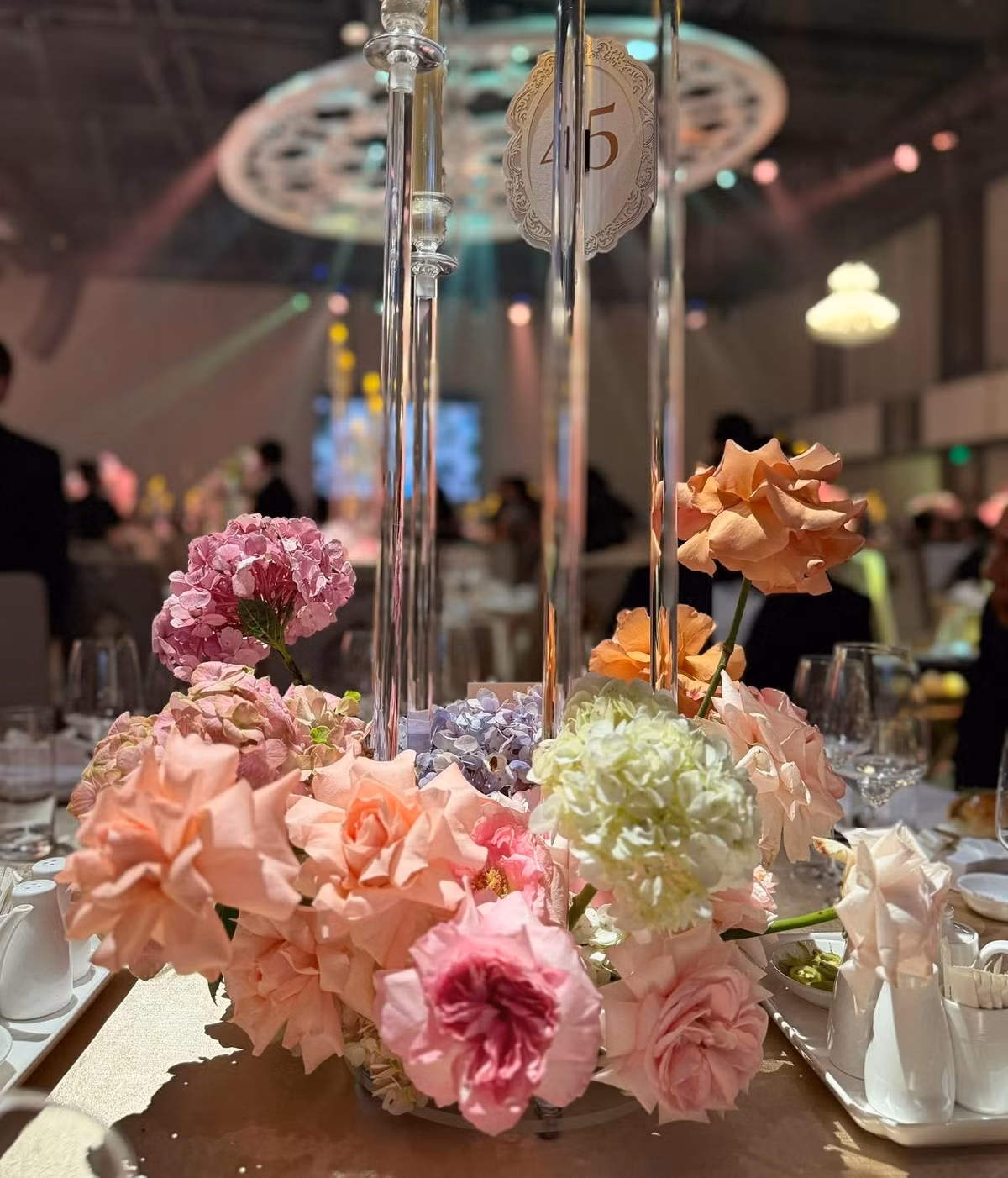 Ngay sau tiệc cưới diễn ra, menu trong ngày trọng đại nhanh chóng thu hút được sự chú ý cộng đồng mạng. Ảnh: Hoahoctro