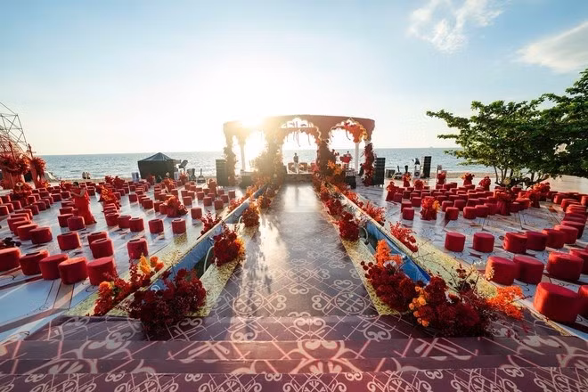 Để đưa khách đến đảo ngọc, gia đình tỷ phú Ấn Độ sử dụng 8 chuyên cơ riêng và 4 máy bay thuê chuyến từ Ấn Độ. Ảnh: Znews