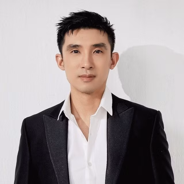 Từ tháng 6/2016, Minh Đạt được bổ nhiệm vị trí Giám đốc vận hành (COO - Chief Operating Officer) công ty Plascene - chi nhánh của Công ty nhựa Duy Tân. Hiện tại, Minh Đạt cũng là trợ lý Tổng Giám đốc của nhựa Duy Tân. Ảnh: Internet