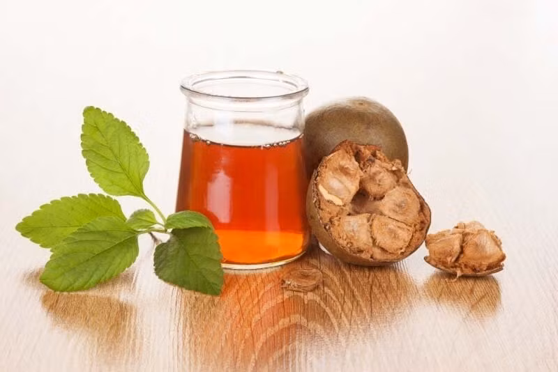 Khi sử dụng, chỉ cần tách vỏ, lấy phần ruột hãm với nước sôi khoảng 15 phút, là có thức uống ngọt dịu. Ảnh: Internet