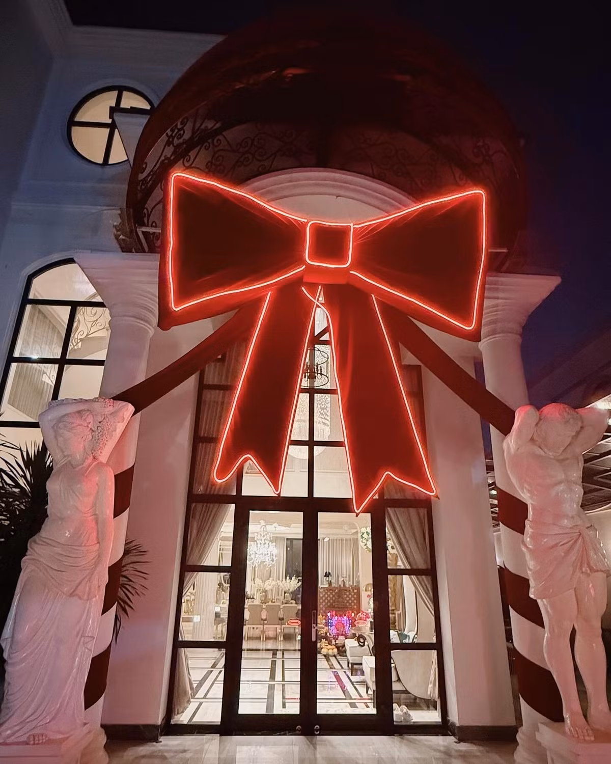 Tại TP HCM, Lệ Quyên hiện sống trong căn biệt thự xa hoa rộng gần 600m2 ở TP Thủ Đức, hoàn thiện vào năm 2021. Ảnh: FBNV