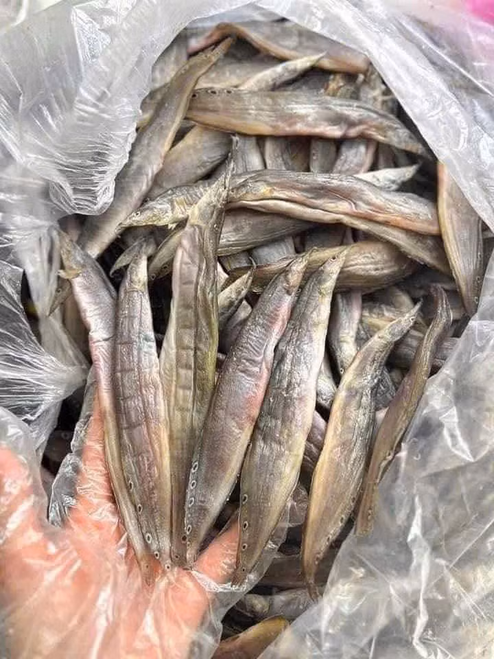 Khô cá chạch ngon phải phơi 3 lượt nắng lớn, thịt săn lại, thơm dịu mà không bị cứng. Ảnh: Facebook