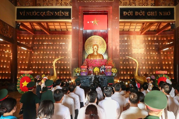 Đền Tưởng niệm Liệt sĩ Bến Dược là nơi ghi danh 45.639 người con ưu tú của đất nước đã ngã xuống vì độc lập, tự do của dân tộc