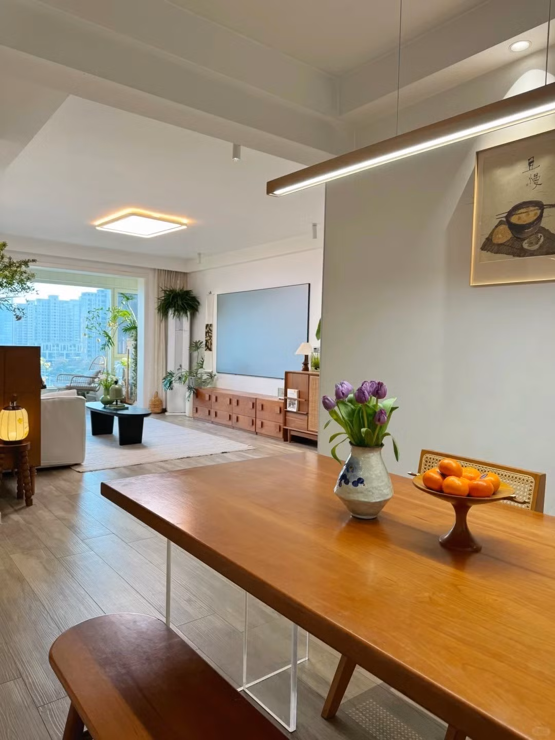 Phòng ăn tiếp nối không gian mở. Ảnh: Sohu