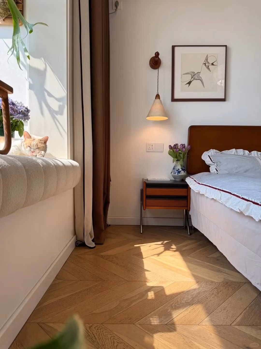 Mỗi góc phòng đều được sắp đặt tỉ mỉ, như một tác phẩm nhiếp ảnh, mang đến sự bình yên. Ảnh: Sohu >>> Mời độc giả xem video: Hà Nội kiểm tra hơn 1.000 căn biệt thự cũ. Nguồn: VTV24