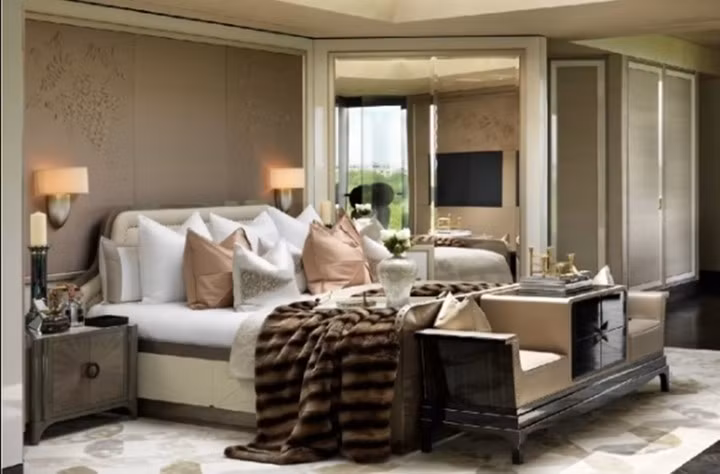 Phòng ngủ sang trọng. Ảnh: Mansionglobal