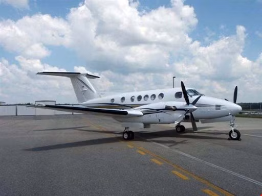 Beechcraft King Air 300-series là phiên bản phát triển từ Model 200, lần đầu bay thử năm 1983, giao hàng từ năm 1984. Ảnh: Liberty Jet Management