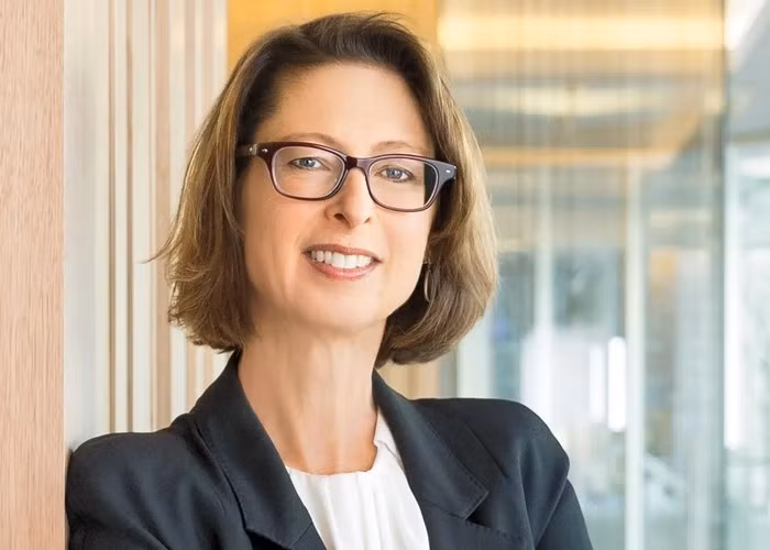 Bà Abigail Johnson, CEO của Fidelity Investments, xếp vị trí thứ 9 với 33,2 tỷ USD. Ảnh: Forbes