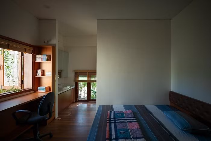 Tầng hai gồm phòng ngủ và khu vui chơi dành riêng cho em bé. Ảnh: Quangdam