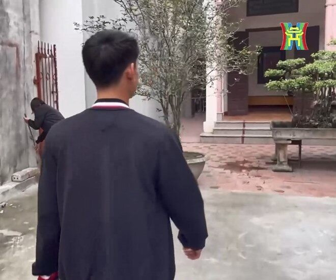 Căn nhà mang nét đặc trưng của những ngôi nhà ở vùng ngoại ô, được xây dựng từ năm 2010. Ảnh chụp màn hình