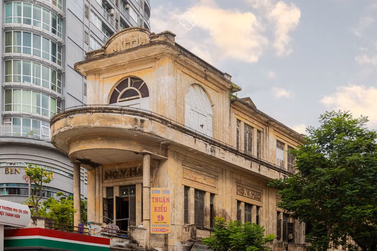 Ngôi nhà được xây dựng từ năm 1933 đến 1937, có diện tích 800m2. Ảnh: FB Nguyễn Xuân