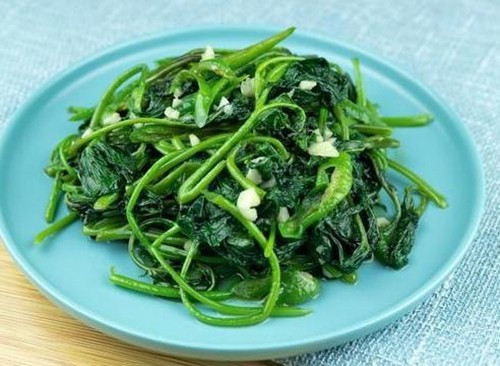 Ngày nay, rau khoai lang được nhiều người ưa chuộng, chế biến thành các món ăn như xào, luộc. Ảnh: Dân Việt