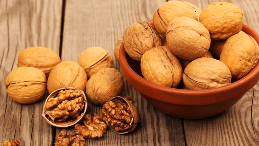 Chuyên trang ẩm thực của Anh từng đăng tải danh sách 10 loại hạt tốt nhất thế giới, trong đó có hạt óc chó - loại hạt quen thuộc ở Việt Nam. Ảnh: Internet