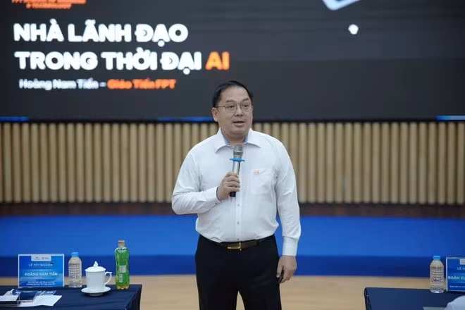 Tại các sự kiện này, vị doanh nhân được nhiều người mến mộ bởi sự nhiệt tình, đầy năng lượng và luôn sống hết mình. Ảnh: Facebook