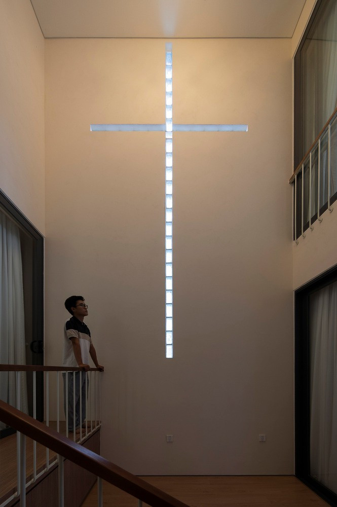 Độ cao độ linh hoạt giúp hành trình di chuyển trong nhà mạch lạc hơn, đồng thời tạo ra sự quan sát đa chiều. Ảnh: Quang Trần