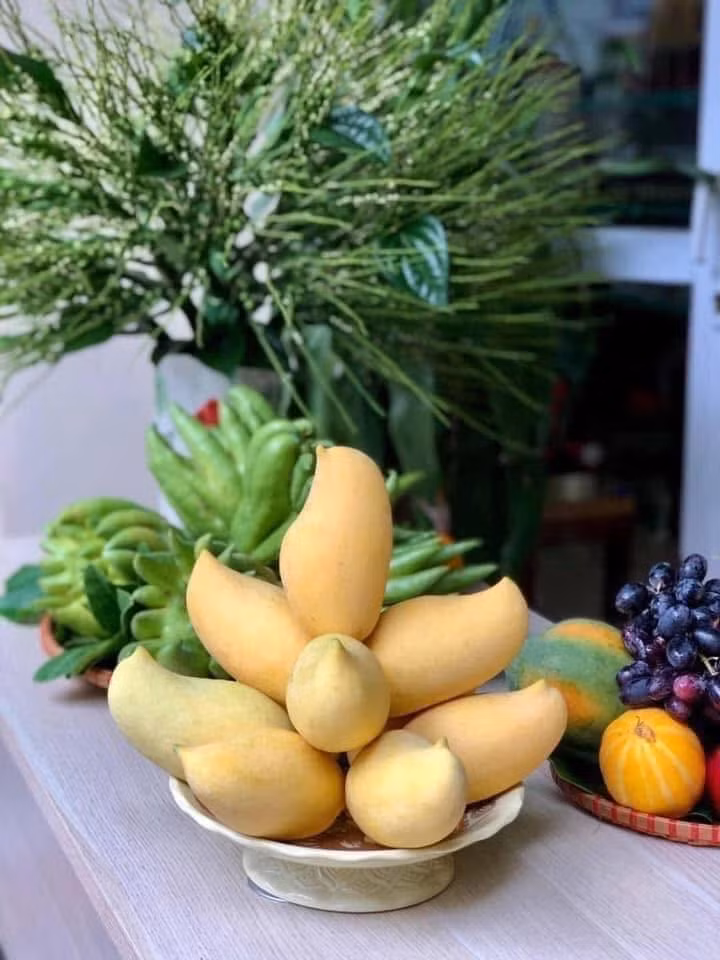 Bên cạnh đó, nhiều người dùng lo sợ xoài mỏ quạ nói riêng hay nhiều loại xoài khác nói chung có ngoại hình đẹp mắt, hương vị thơm ngon là vì đã được tác động bởi hoá chất. Ảnh: Facebook