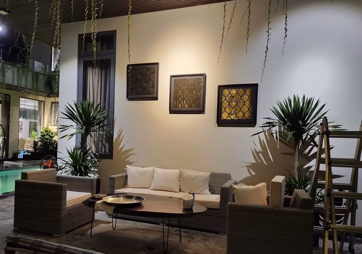 Căn nhà gồm 6 phòng ngủ, 1 bếp, 1 phòng thờ và 1 sảnh lớn. Ảnh: FBNV