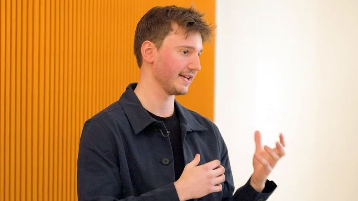 Foody cho biết không thể nghỉ ngơi, vì luôn có cảm giác thôi thúc quay lại công việc. Ảnh: Getty