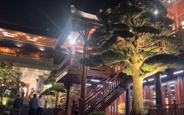 Một góc khác bên trong căn biệt thự. Ảnh chụp màn hình