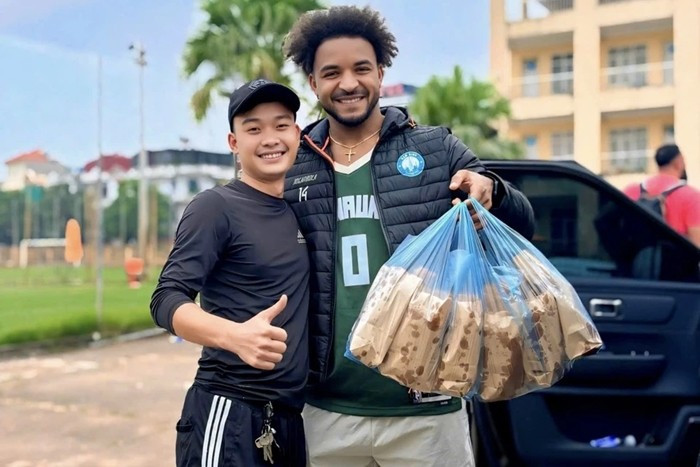 Đây là quán bánh chuối cầu thủ Nguyễn Xuân Son cùng vợ thi thoảng vẫn ghé mua. Ảnh: Znews