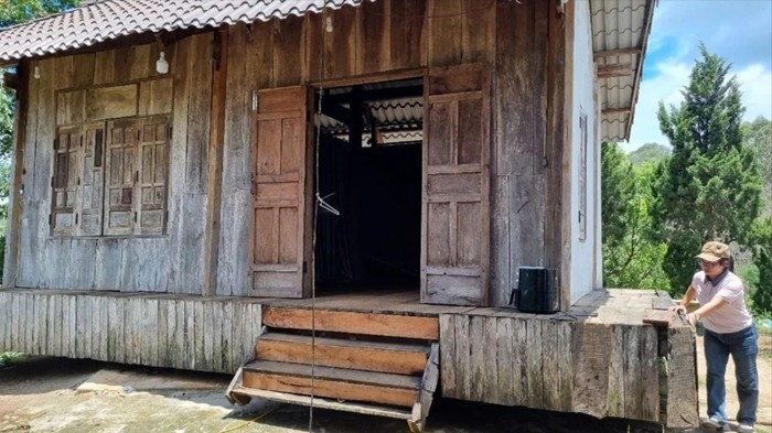 Căn nhà được thiết kế với hệ thống quay gồm các con quay, vòng bi, nhông xích và hệ thống giảm tốc. Ảnh: Plo