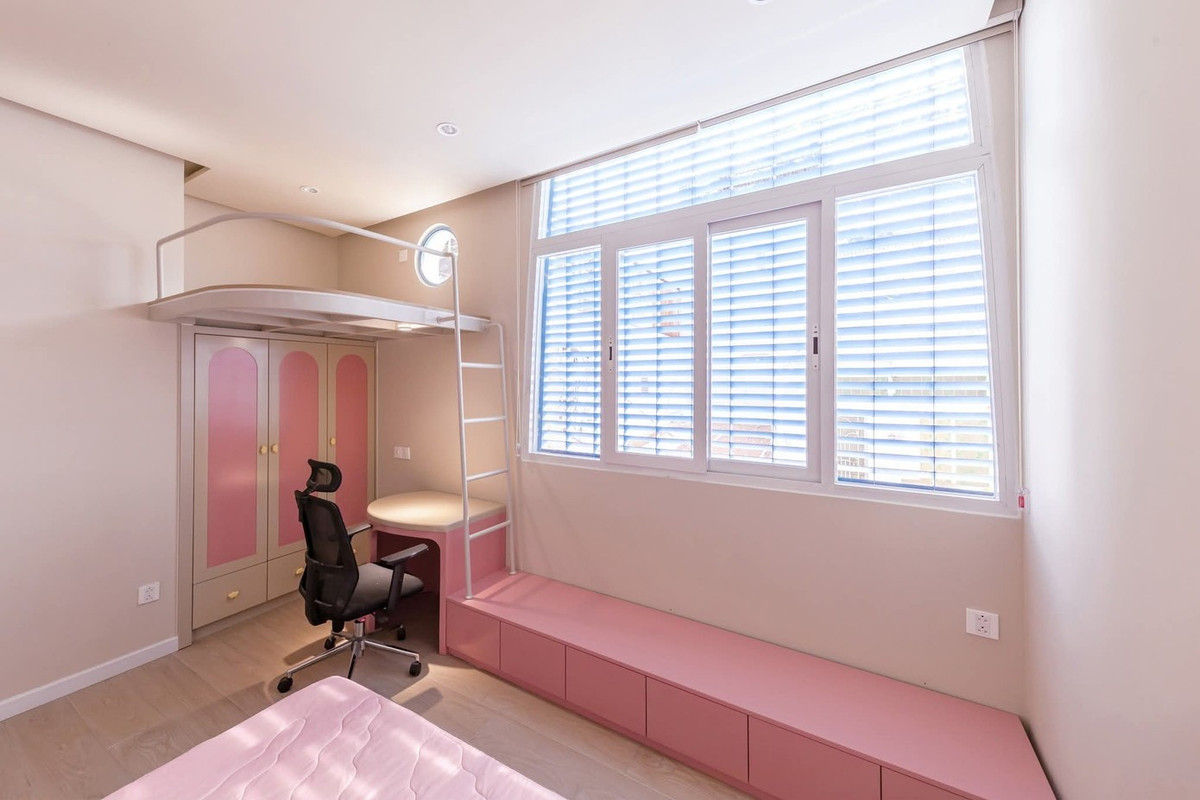 Từ ý tưởng giản dị của đời sống thường ngày, Nhà Notes trở thành tổng thể kiến trúc nhất quán, nơi mỗi hình khối và vật liệu đều mang trong mình lý do tồn tại rất riêng. Ảnh: Minh Quốc Bùi