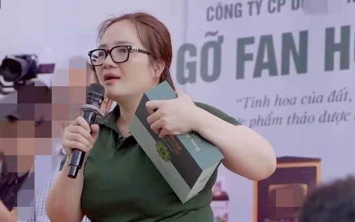 Hoàng Hường được mệnh danh là "nữ hoàng livestream" nhờ khả năng thu hút khách hàng qua phong cách bán hàng sôi động, kết hợp nhiều chiêu trò khuyến mãi. Ảnh: Vietnamnet