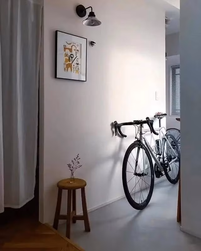 Lối vào được lát bằng xi măng tự san phẳng, có khả năng chống mài mòn và chống bẩn. Ảnh: 6parkbbs