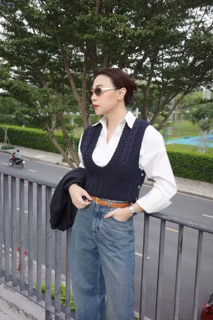 Khác với nhiều mỹ nhân thích khoe mẽ hàng hiệu, Đàm Thu Trang được khen ngợi ở chỗ luôn biết tiết chế. Ảnh: FBNV