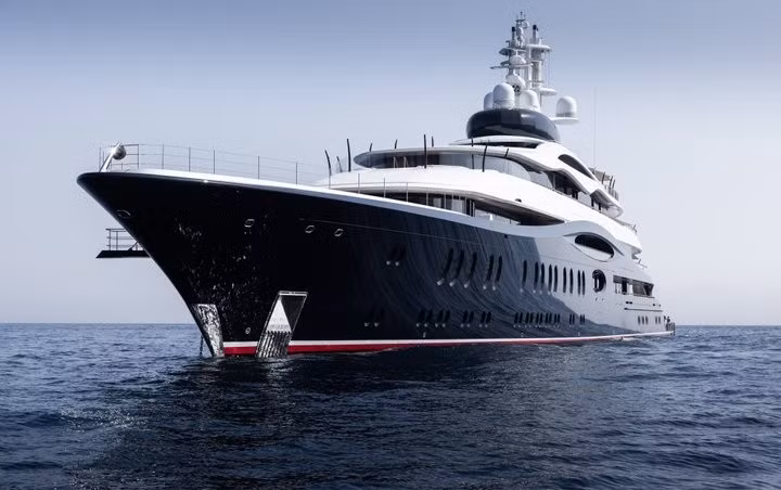 Theo chuyên trang Luxury Launches và SuperYacht Times, du thuyền Launchpad sử dụng động cơ diesel kép công suất hơn 5.800 mã lực, có hai chân vịt và dung tích bồn nhiên liệu lên tới 423.700 lít. Ảnh: Diaro De Mallorca