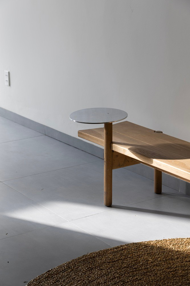 Trong khi đó, các không gian mở và linh hoạt bao gồm phòng khách, khu vực bếp-ăn, sân trong, phòng trưng bày, thư viện và khu vực sinh hoạt chung, tạo thành không gian rỗng, khuyến khích sự tương tác và trải nghiệm chung. Ảnh: HungHoa