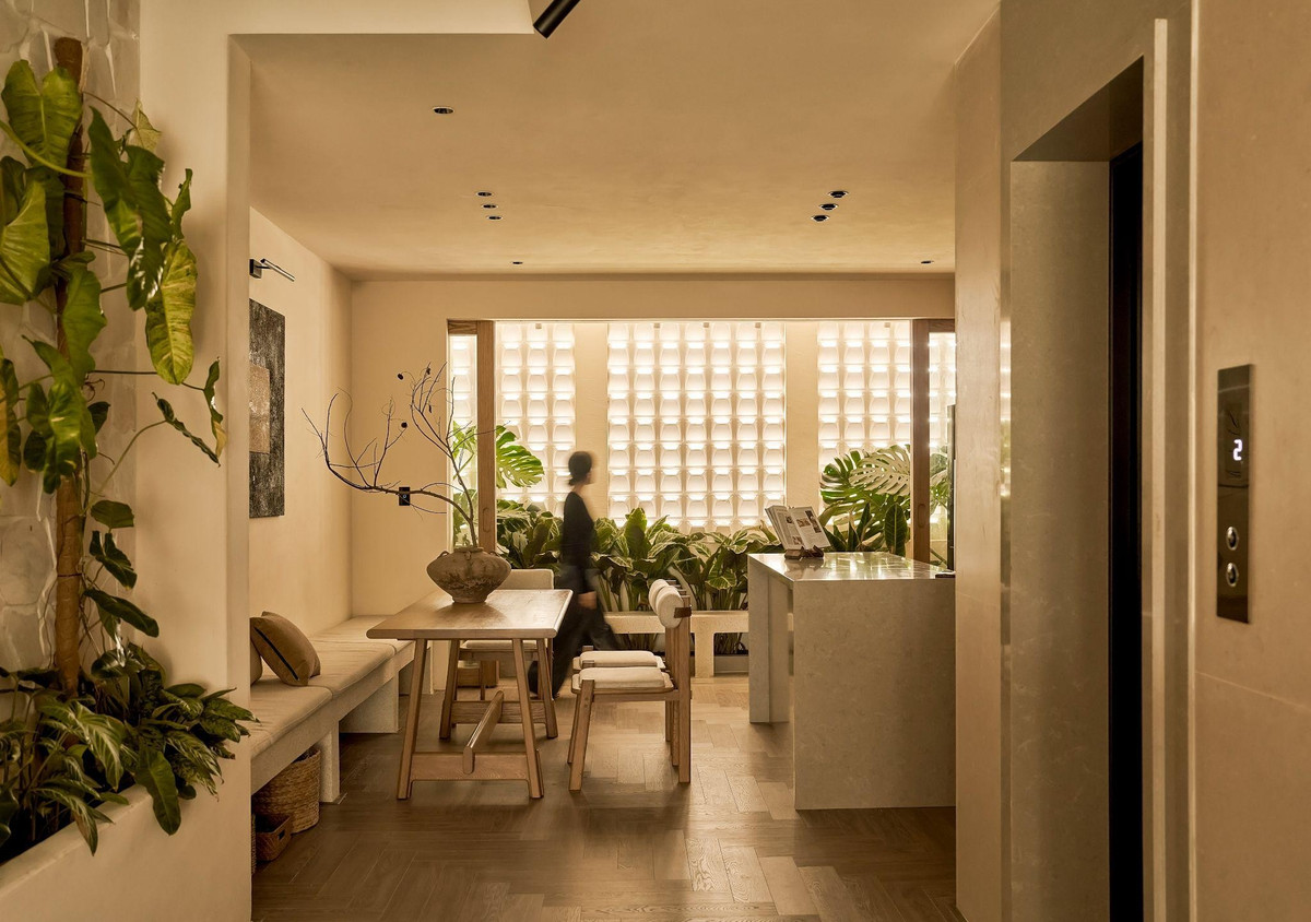 Cây xanh len lỏi khắp nơi, được ví như "lá phổi" trong không gian. Ảnh: Phú Đào