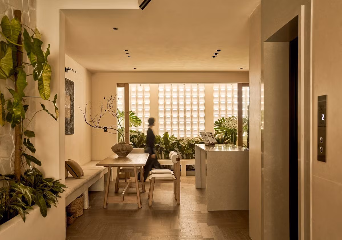 Cây xanh len lỏi khắp nơi, được ví như "lá phổi" trong không gian. Ảnh: Phú Đào