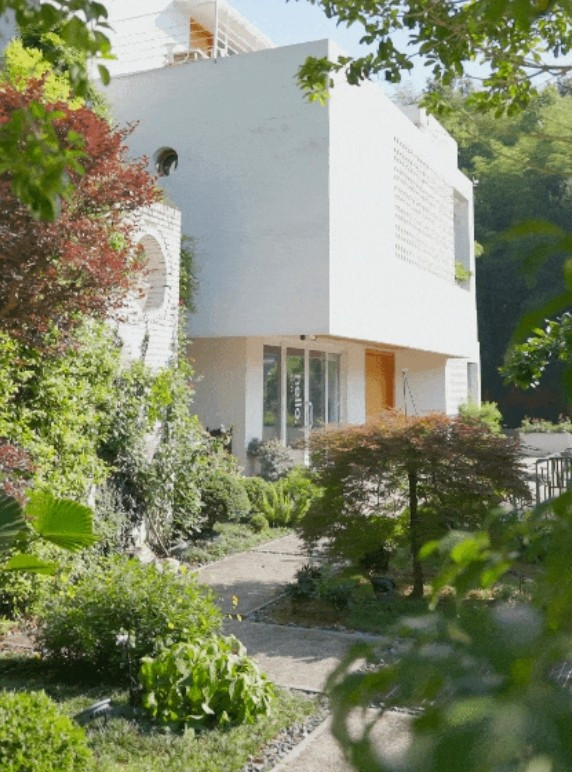 Để xây dựng ngôi nhà nghỉ hưu cho bố mẹ và chính mình, Tôn bắt tay vào thiết kế và mất hơn 5 năm mới hoàn thiện từ bản vẽ ban đầu đến một tổng thể hoàn chỉnh. Ảnh: Toutiao