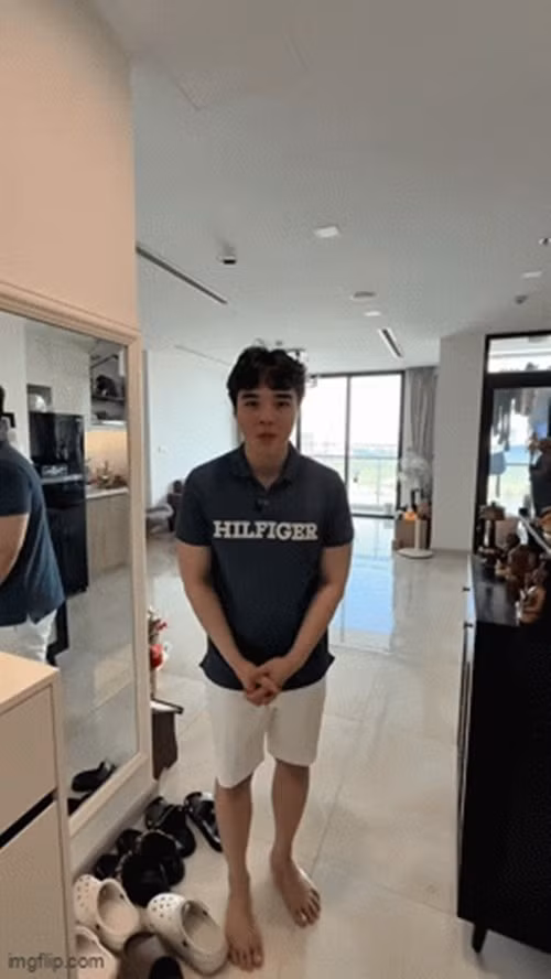 Tháng 4 vừa qua, Tun Phạm mua thêm căn chung cư tại TP HCM sau 1 năm ở đó. Ảnh: FB Tun Phạm