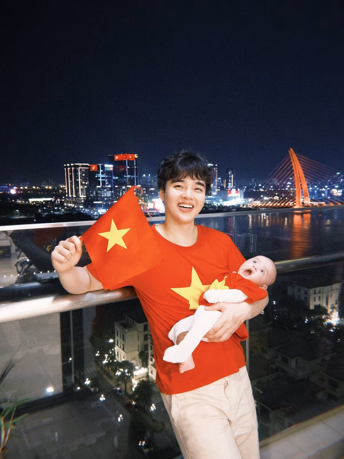 Căn hộ có 3 phòng ngủ, nằm trong khu dân cư dân trí cao, yên tĩnh, có view nhìn ra cầu Thủ Thiêm rất thoáng. Ảnh: FB Tun Phạm