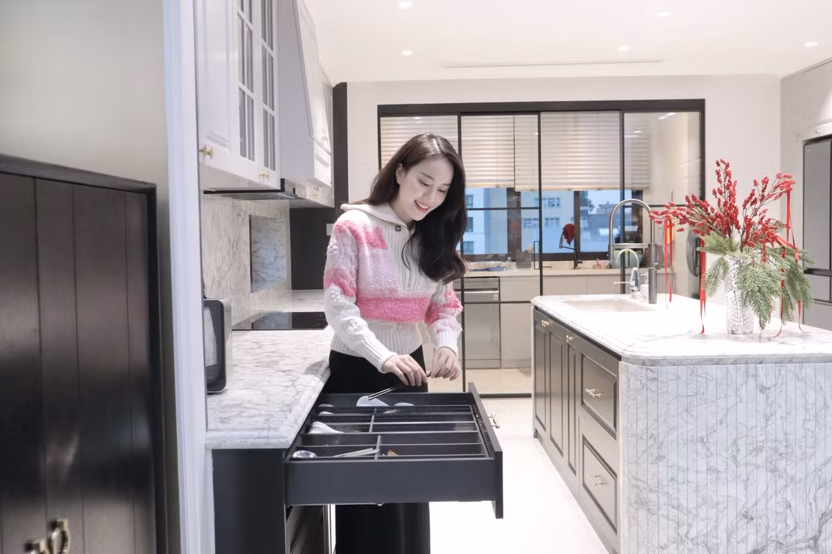 Trong quá trình hoàn thiện tổ ấm, MC Ngô Mai Phương dành sự ưu tiên đặc biệt cho căn bếp. Ảnh: FBNV