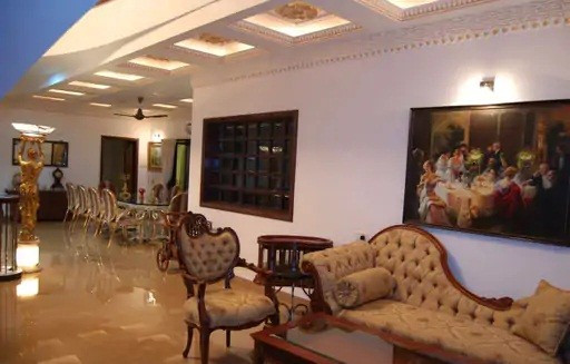 Vàng xuất hiện ở khắp mọi nơi. Ảnh: Bhaskarenglish