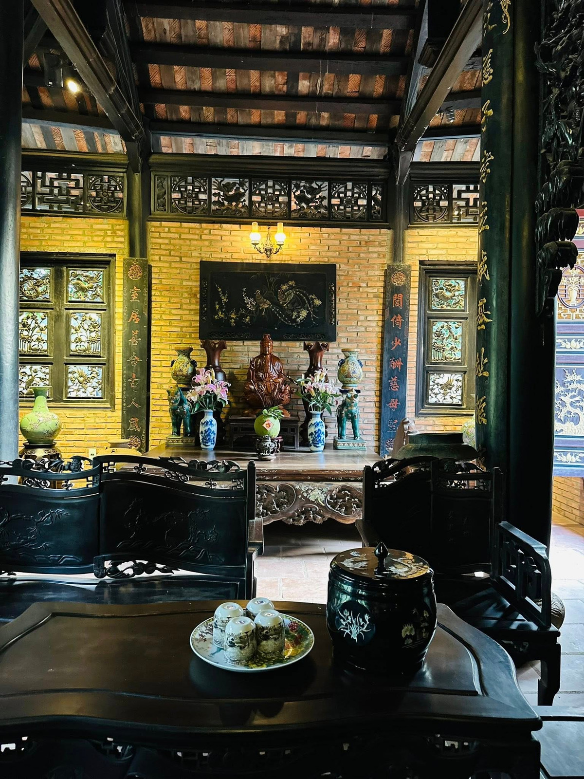 Tại đây, nam nghệ sĩ đã bấm máy hơn 10 bộ phim như: Nhà ông Hoàng có ma, Nhà ông Hoàng có vàng, Ngôi nhà hạnh phúc... Ảnh: FB Hoàng Minh Bùi